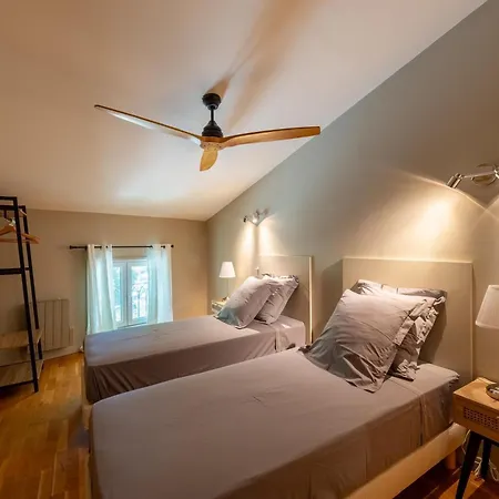 Apartment Des Aracil 1 - Appt Climatise 6p, Piscine